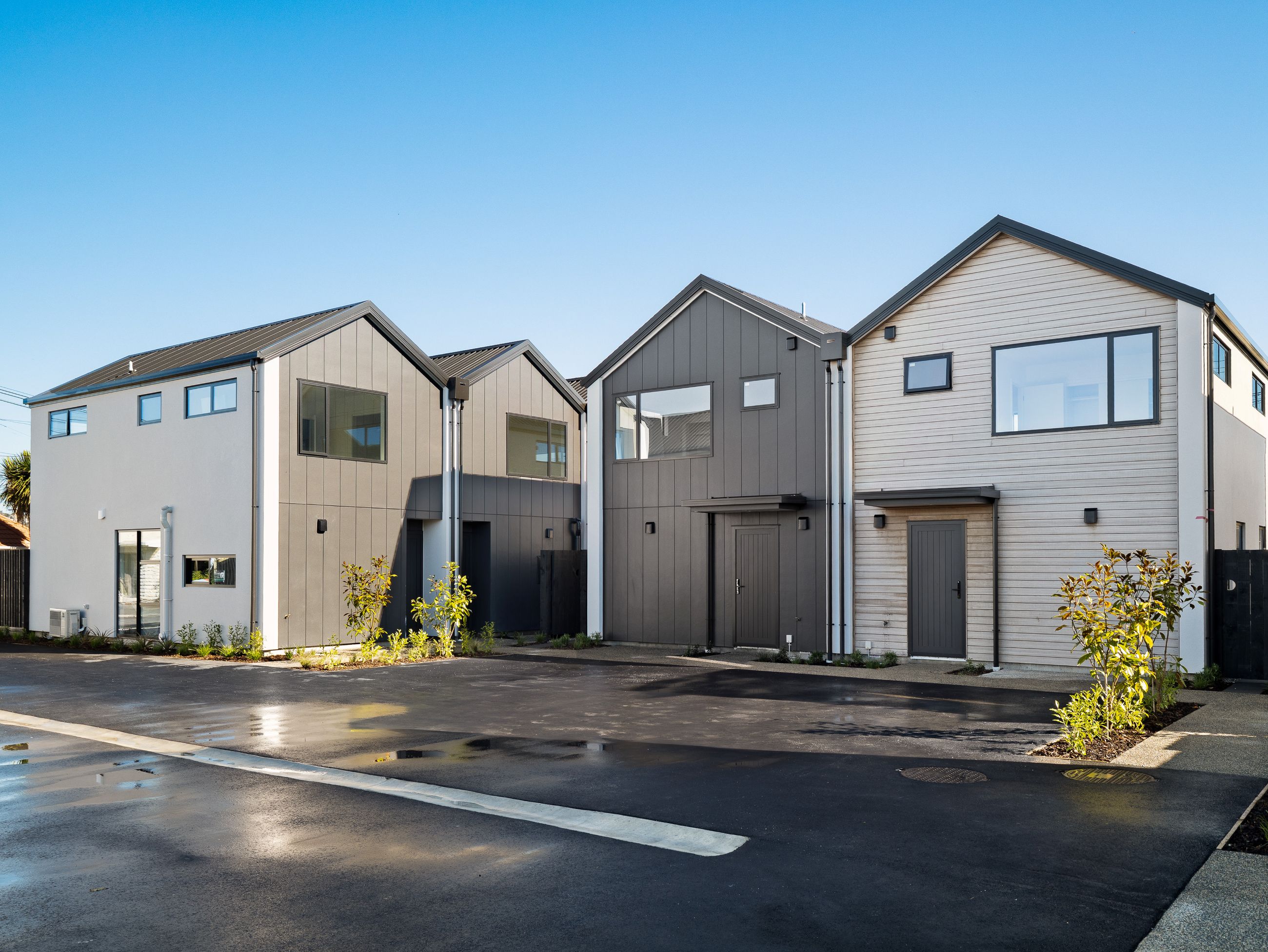 dunedin-townhouse-development-Stria-Abodo-weatherboard-Sto-render-parking