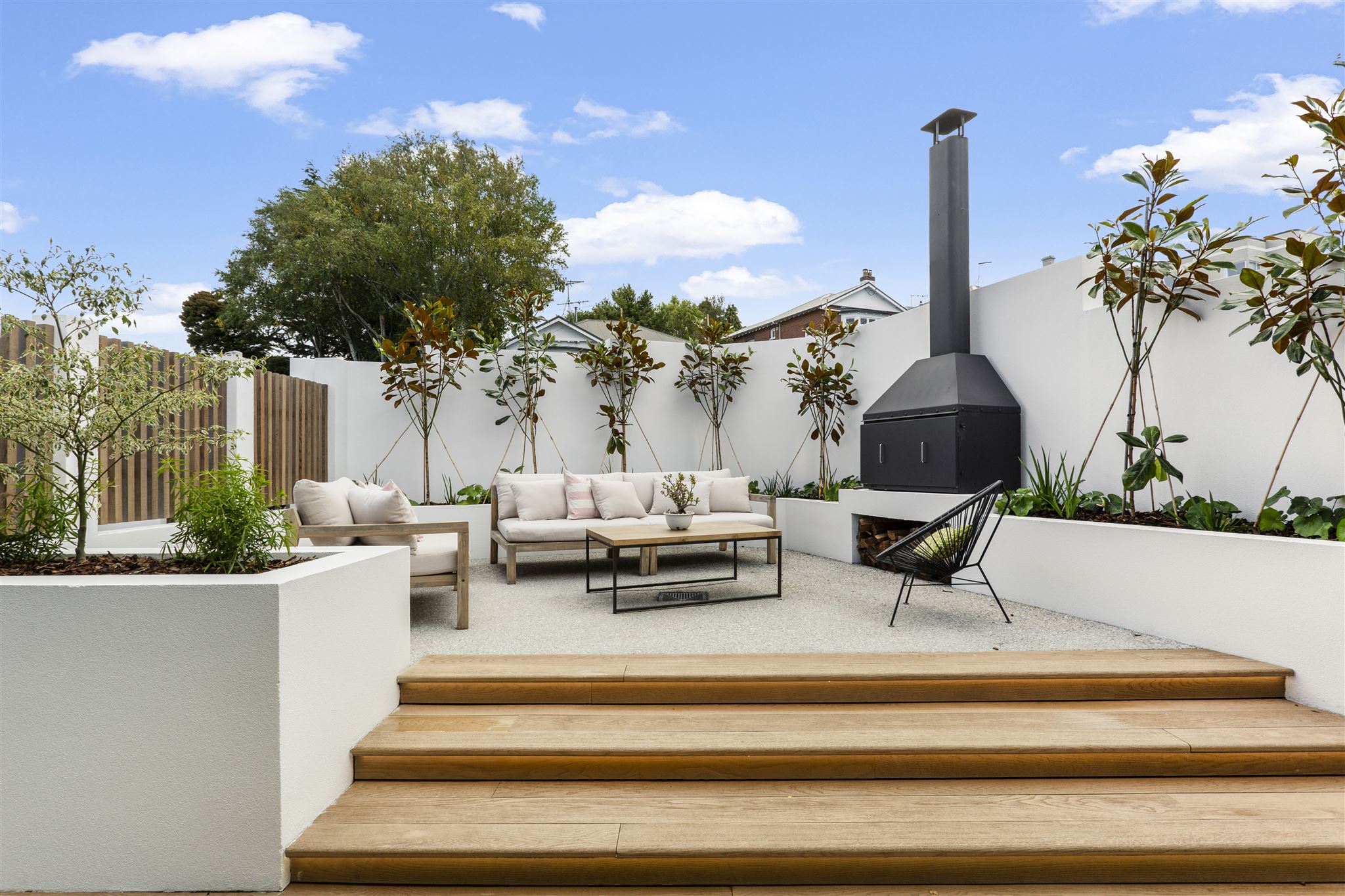 timber-deck-outdoor-fire-modern-landscaping